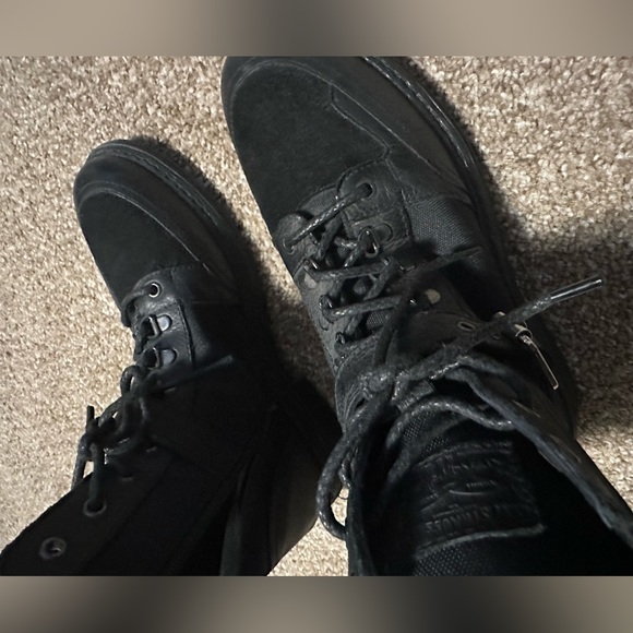 Women’s comfortable breathable black ankle boots from Levi’s. Size US 8 - Picture 6 of 8